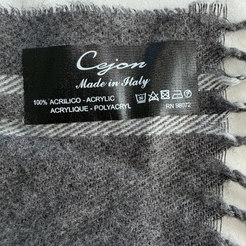 Italian Scarf gray plaid - Picture 2 of 10